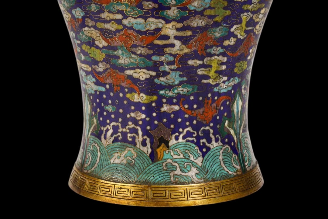 An Exquisite Cloisonne Seawater Pattern Bats Pattern Vase - 7