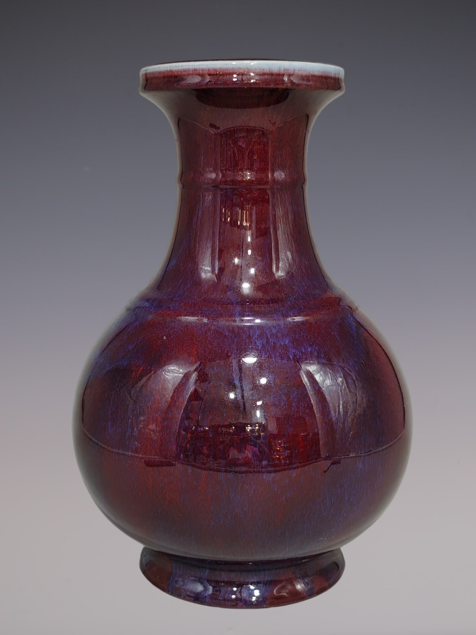 An Exquisite Iron-Red Vase - 2