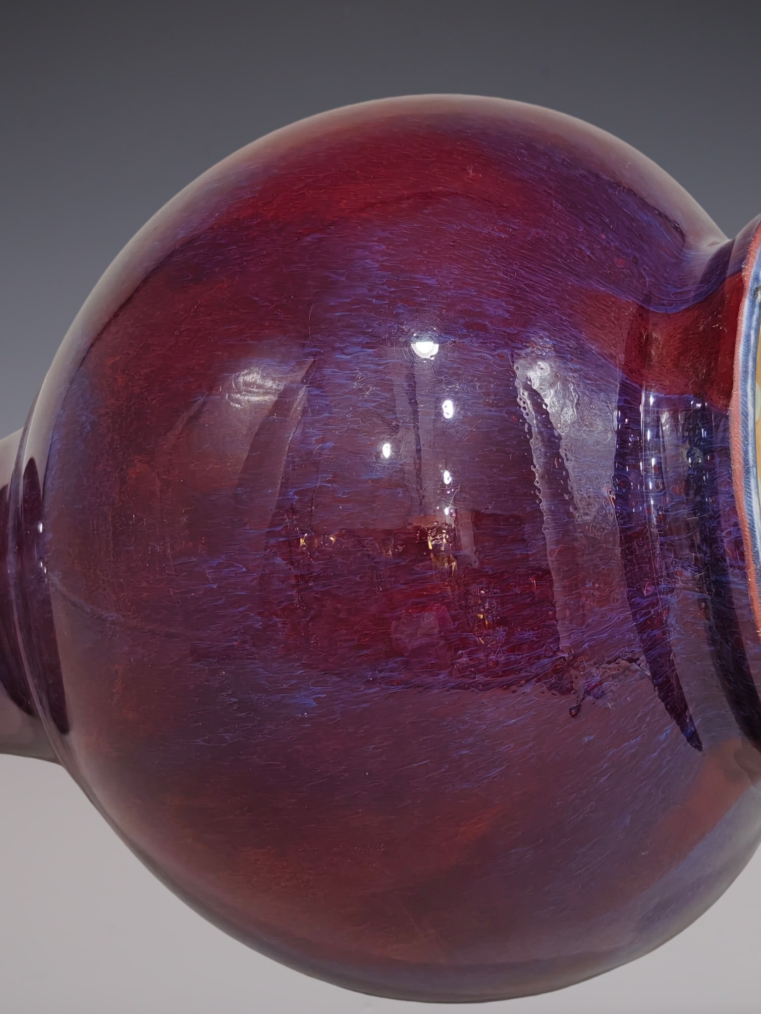 An Exquisite Iron-Red Vase - 7