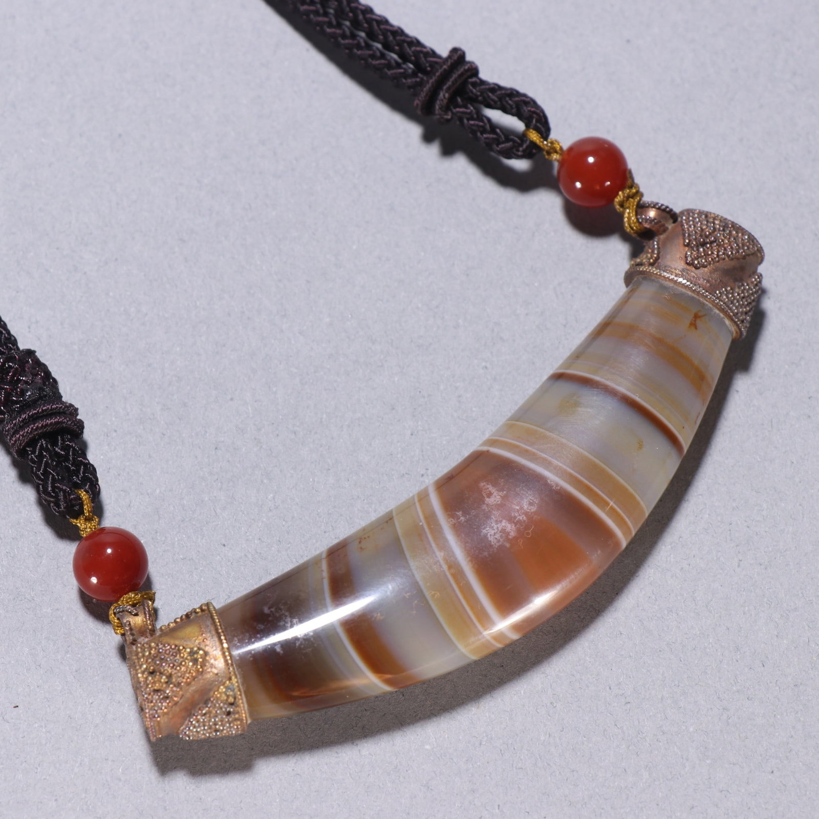 An Exquisite Agate Necklace - 8