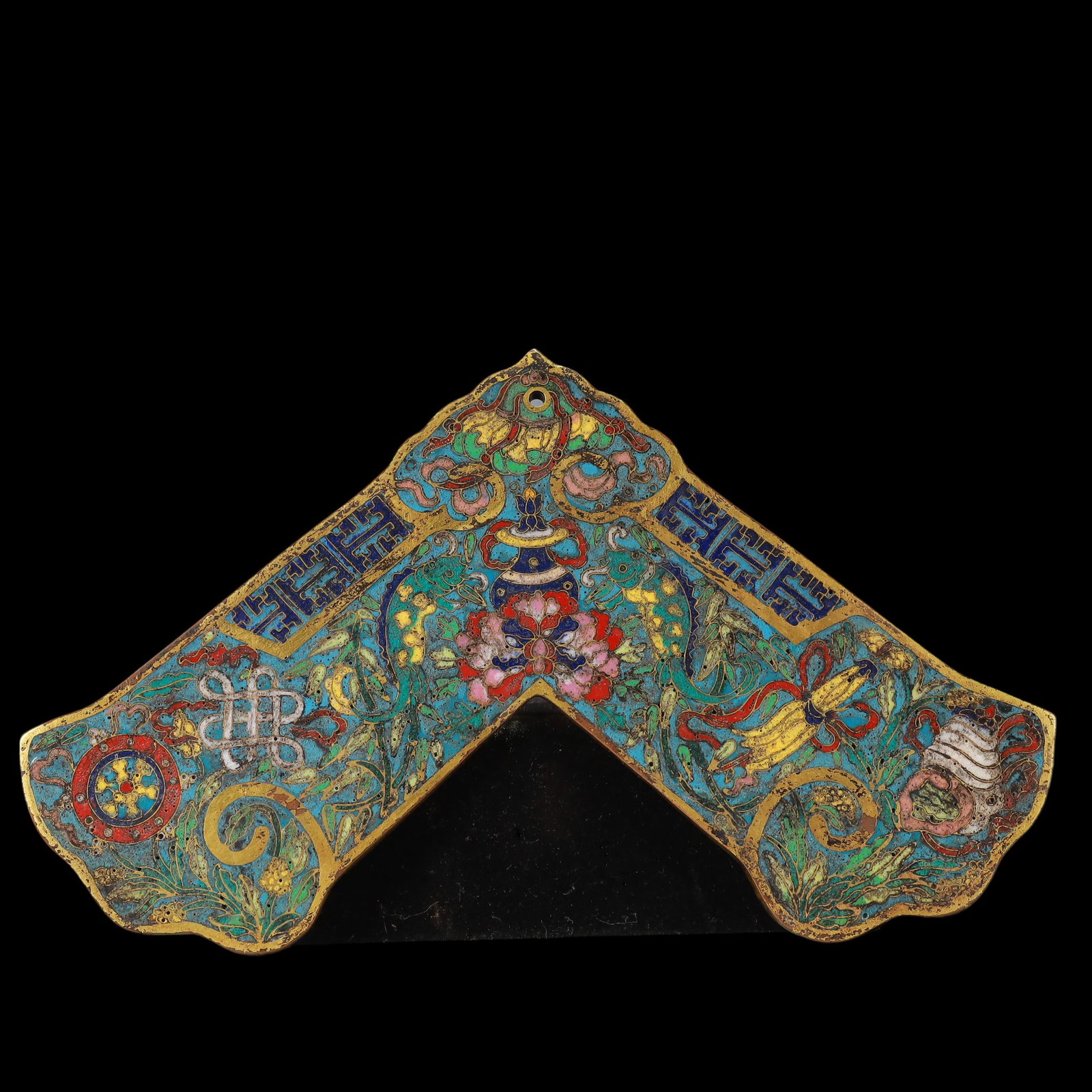 An Exquisite Cloisonne Gilt Bronze Lotus Pattern Flower Pattern Ornament: An Exquisite Cloisonne Gilt Bronze Lotus Pattern Flower Pattern Ornament Qing Dynasty, China Size:23.8cmx15cmx0.6cm Weight:750g (The Dimensions Of All Batches Are Manually Measured.If You Need More