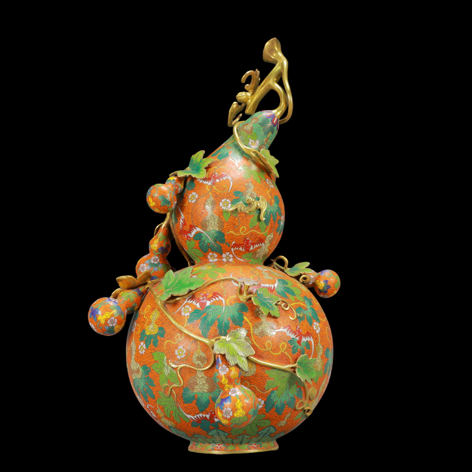 A Huge Cloisonne Bats and Gourd Pattern Gourd-Shaped Vase: A Huge Cloisonne Bats and Gourd Pattern Gourd-Shaped Vase Qing Dynasty China Qianlong Four-character Mark Size:27cmx57cm Weight:12150g (The Dimensions Of All Batches Are Manually Measured.If You Need 
