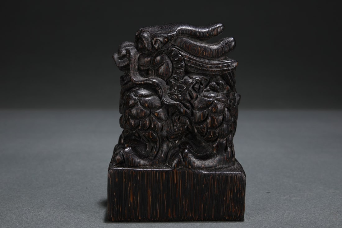 An Exquisite Eaglewood Auspicious Beast Seal - 3