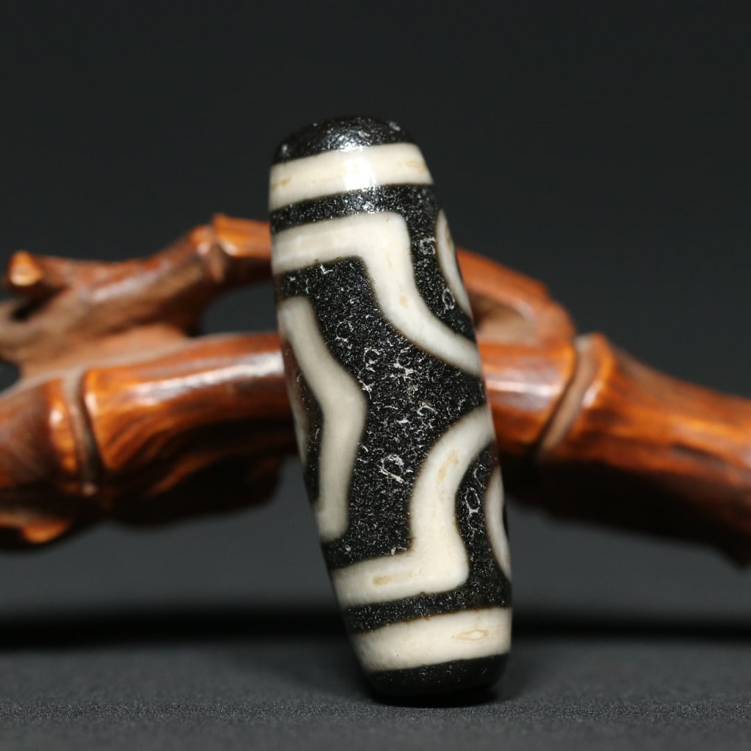 An Exquisite Dzi Bead Pendant - 2