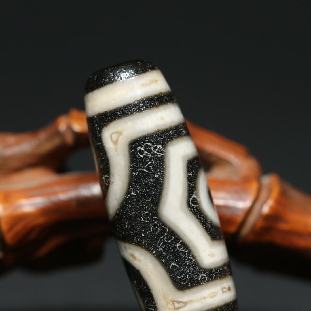 An Exquisite Dzi Bead Pendant - 7