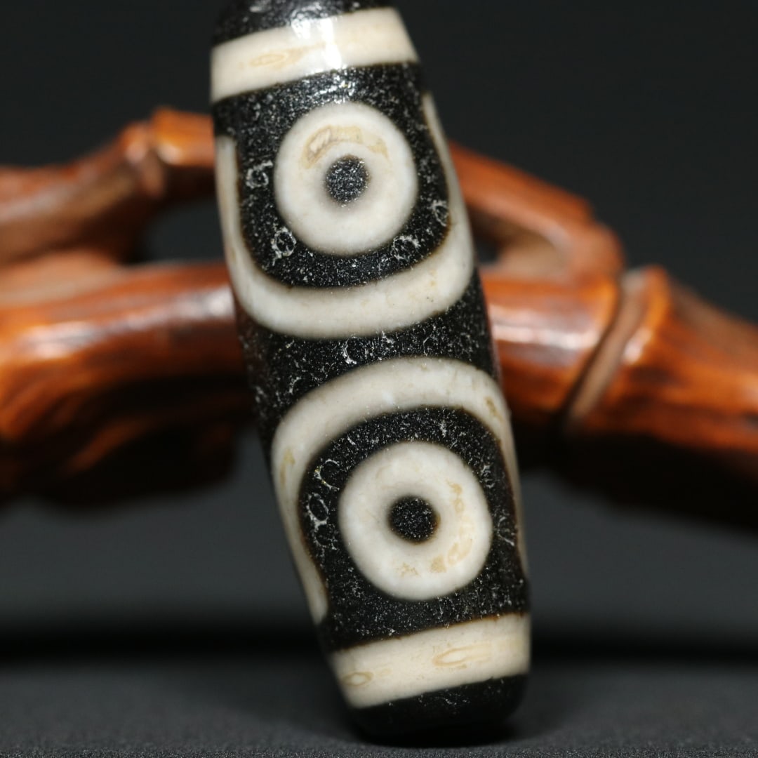 An Exquisite Dzi Bead Pendant - 9