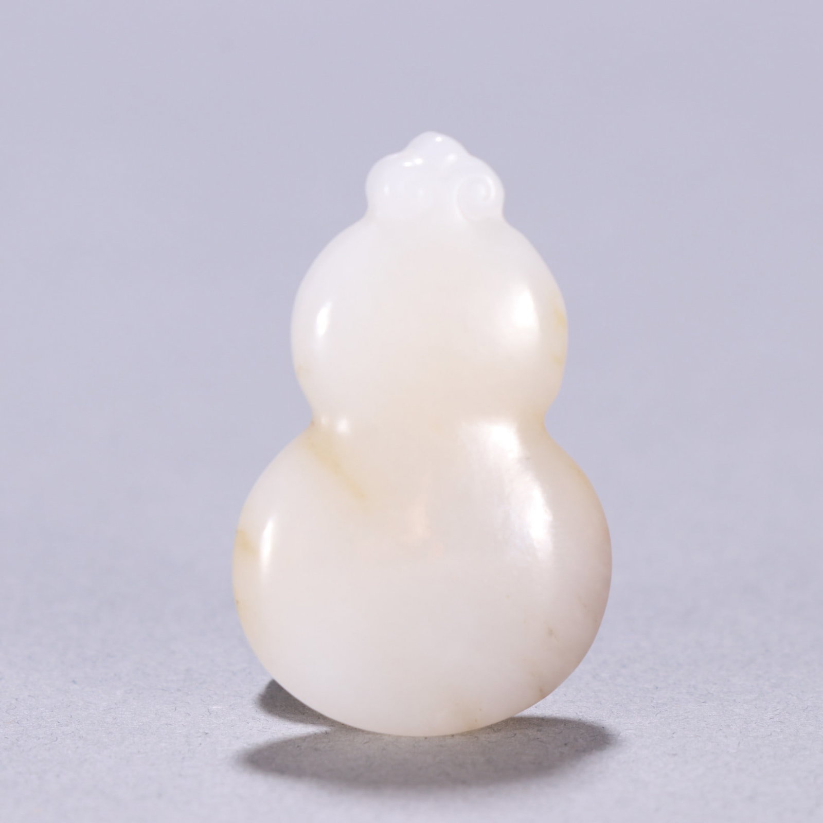 An Exquisite White Jade Gourd Pendant - 3