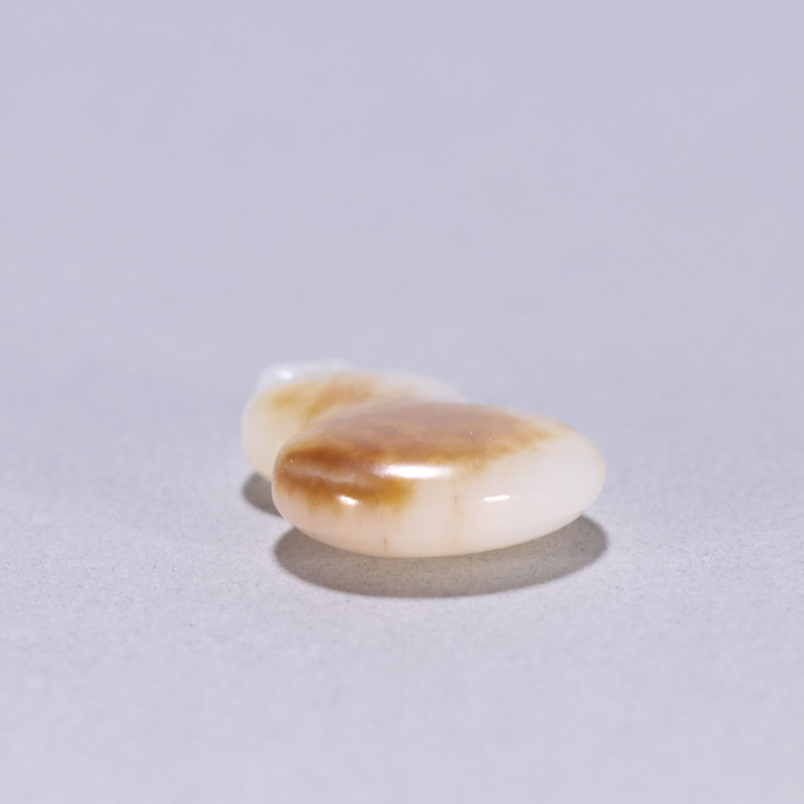 An Exquisite White Jade Gourd Pendant - 9