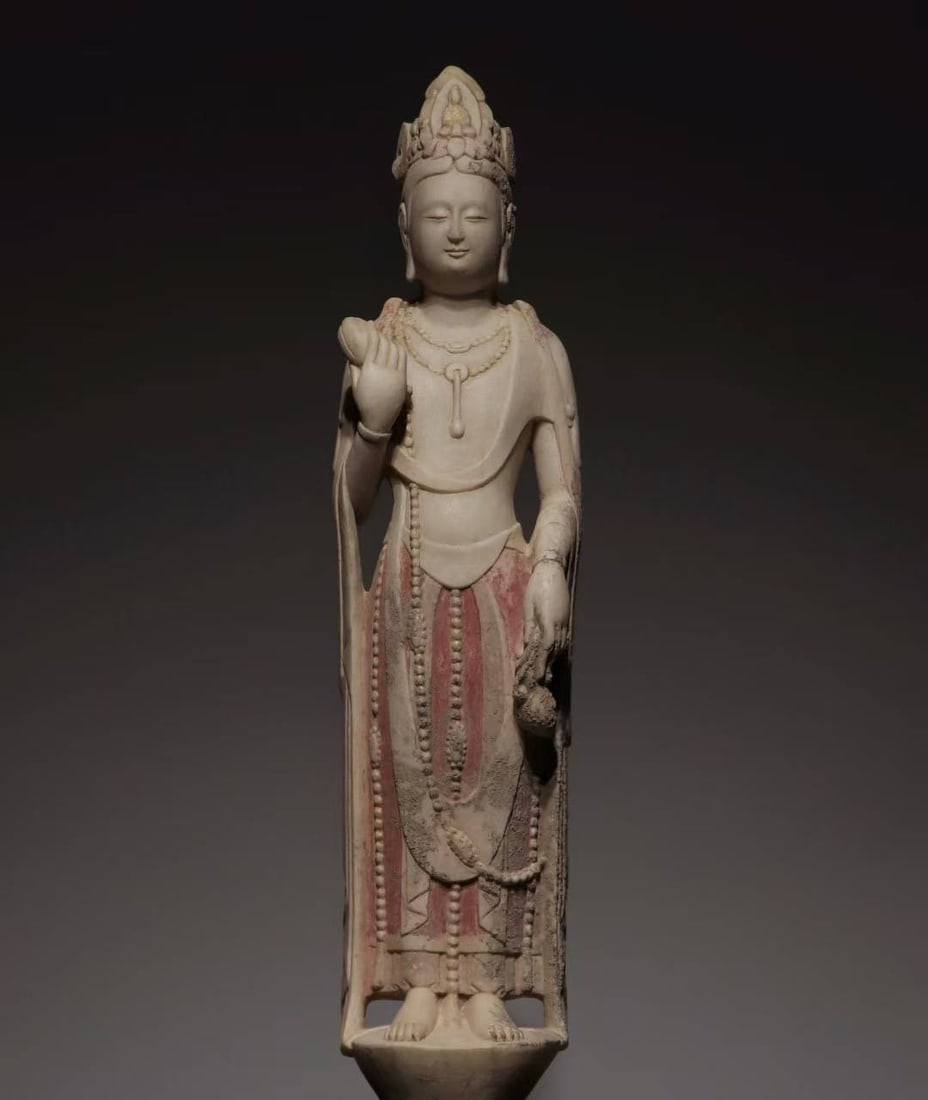 An Exquisite Marble Painted Color Statue of Bodhisattva: An Exquisite Marble Painted Color Statue of Bodhisattva N.Qi , China Size:39.5cm (The Dimensions Of All Batches Are Manually Measured.If You Need More Detailed Information, Please Contact Our