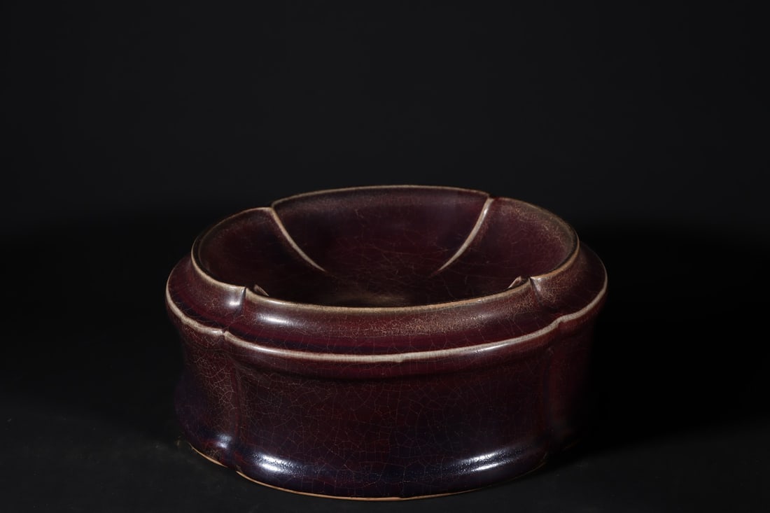 An Exquisite Jun yao Brush Washer: An Exquisite Jun yao Brush Washer Song Dynasty, China Size:9cmx24cm (The Dimensions Of All Batches Are Manually Measured.If You Need More Detailed Information, Please Contact Our Customer Service