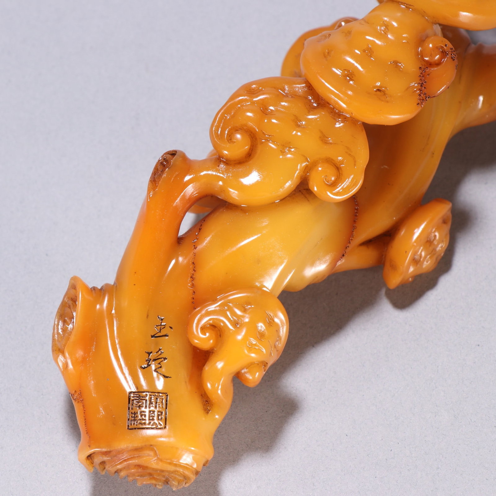 An Exquisite Tianhuang Stone Ganoderma lucidum Pattern Ruyi - 6