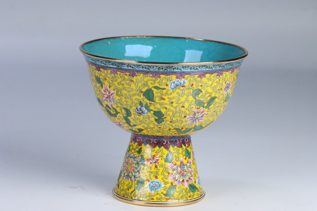 An Exquisite Gilt Bronze Painted Enamel Lotus Pattern Cup: An Exquisite Gilt Bronze Painted Enamel Lotus Pattern Cup Qing Dynasty, China Qianlong Four-character Mark Size:8.95cmx11.07cmx6.18cm Weight:264g (The Dimensions Of All Batches Are Manually