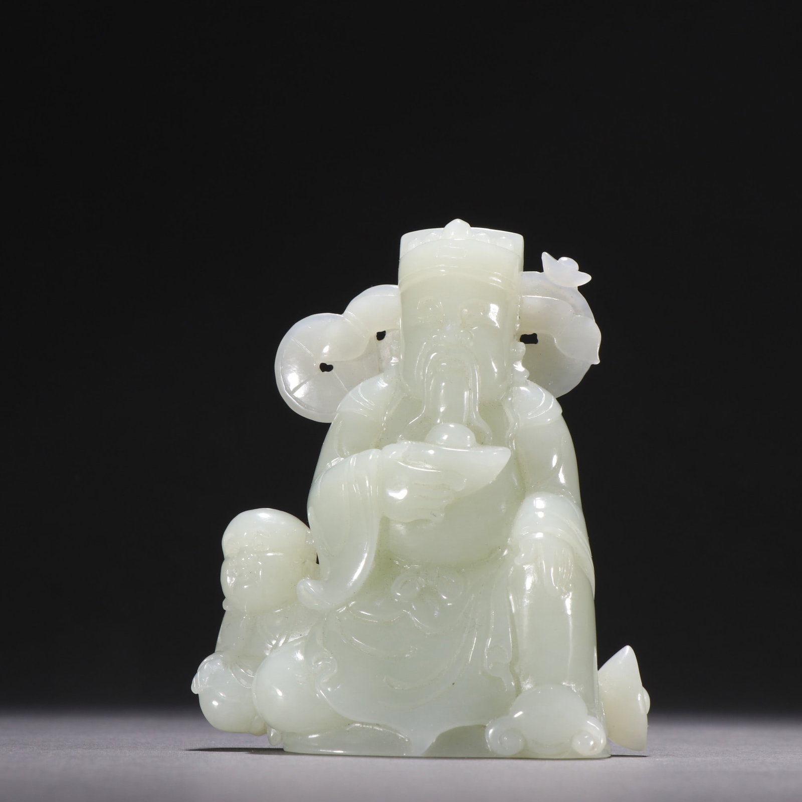 An Exquisite White Jade Figure Ornament: An Exquisite White Jade Figure Ornament Qing Dynasty, China Size:8cmx7?M Weight:177g (The Dimensions Of All Batches Are Manually Measured.If You Need More Detailed Information, Please Contact Our