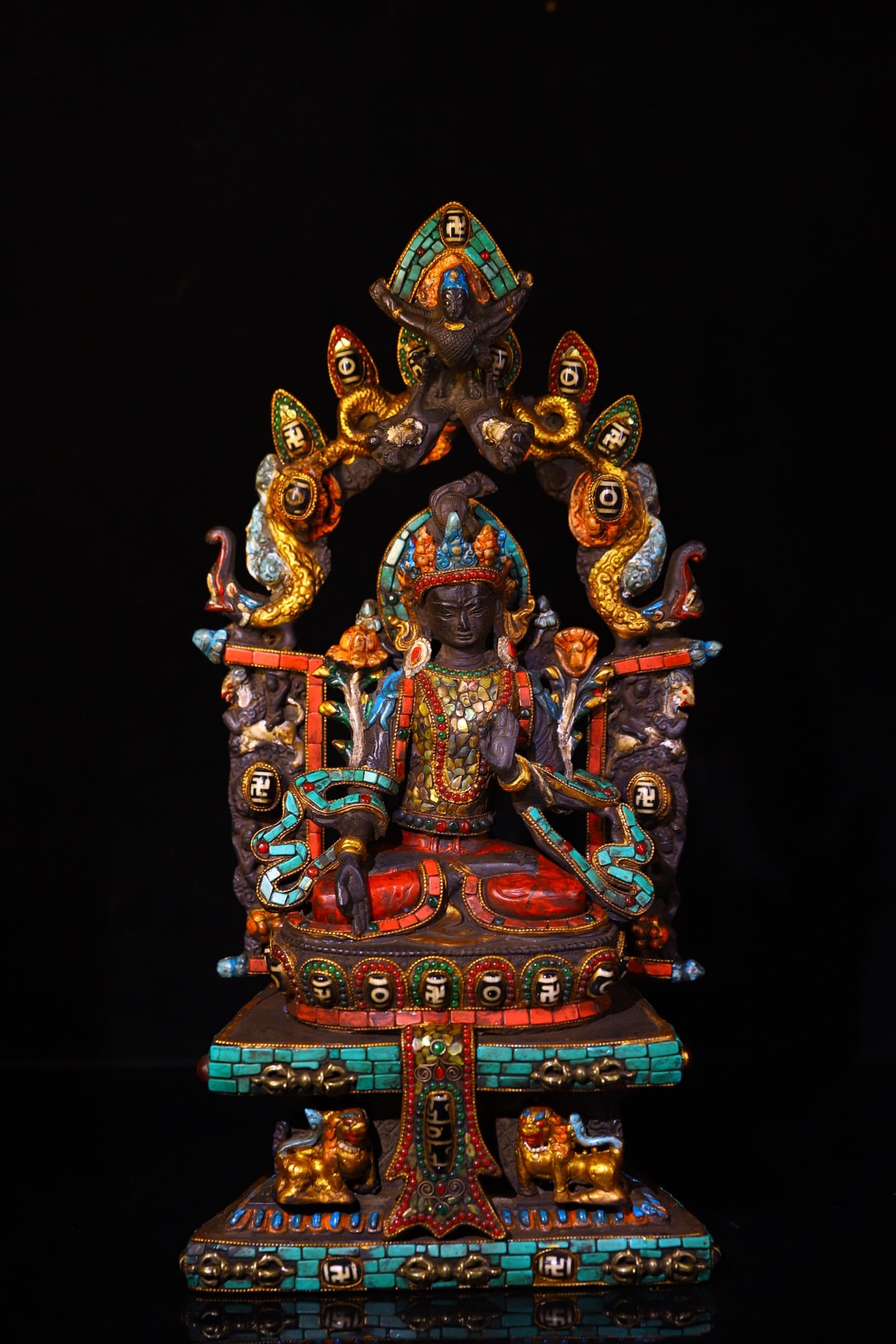 An Exquisite Bronze Inlaid Gems Dzi Bead Statue of Tara: An Exquisite Bronze Inlaid Gems Dzi Bead Statue of Tara Qing Dynasty, China Size:40cmx20cm Weight:8000g (The Dimensions Of All Batches Are Manually Measured.If You Need More Detailed Information,