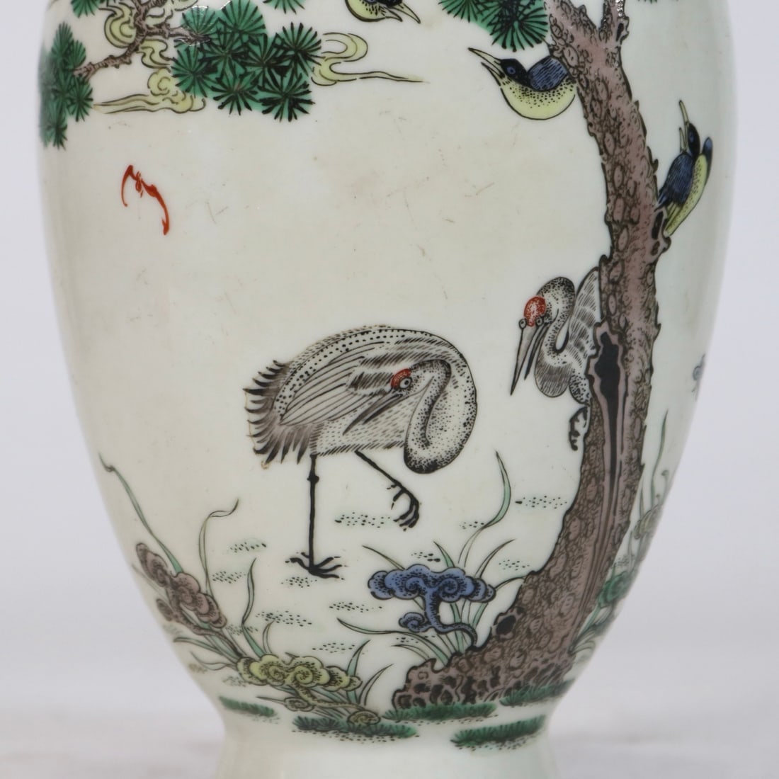 An Exquisite Wucai Pine and Crane Pattern Double-Ears Vase - 6