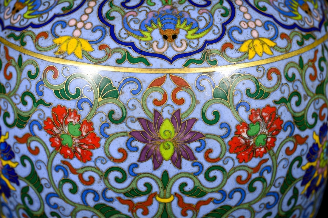 An Exquisite Cloisonne Lotus Pattern Vase - 3