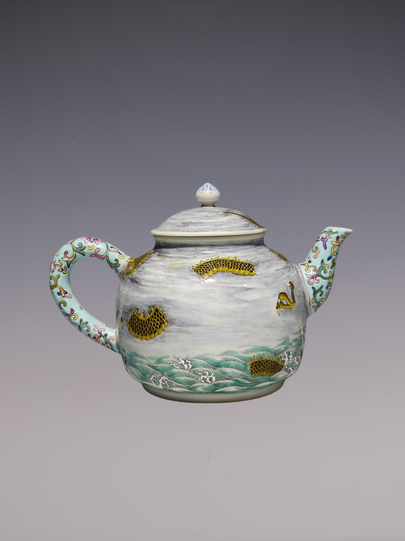 An Exquisite Famille-Rose Lotus Pattern Dragon Pattern Teapot - 4
