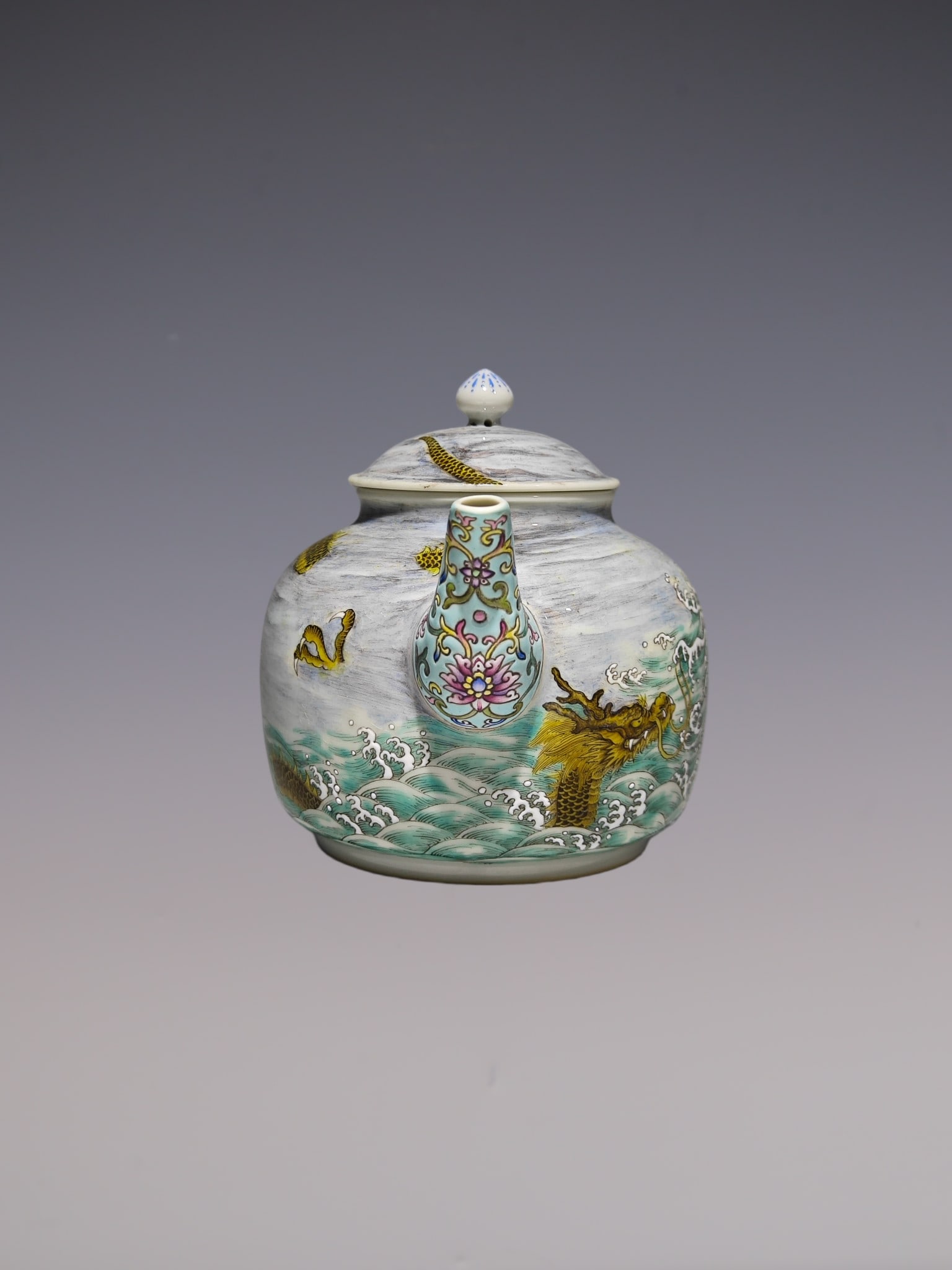 An Exquisite Famille-Rose Lotus Pattern Dragon Pattern Teapot - 5