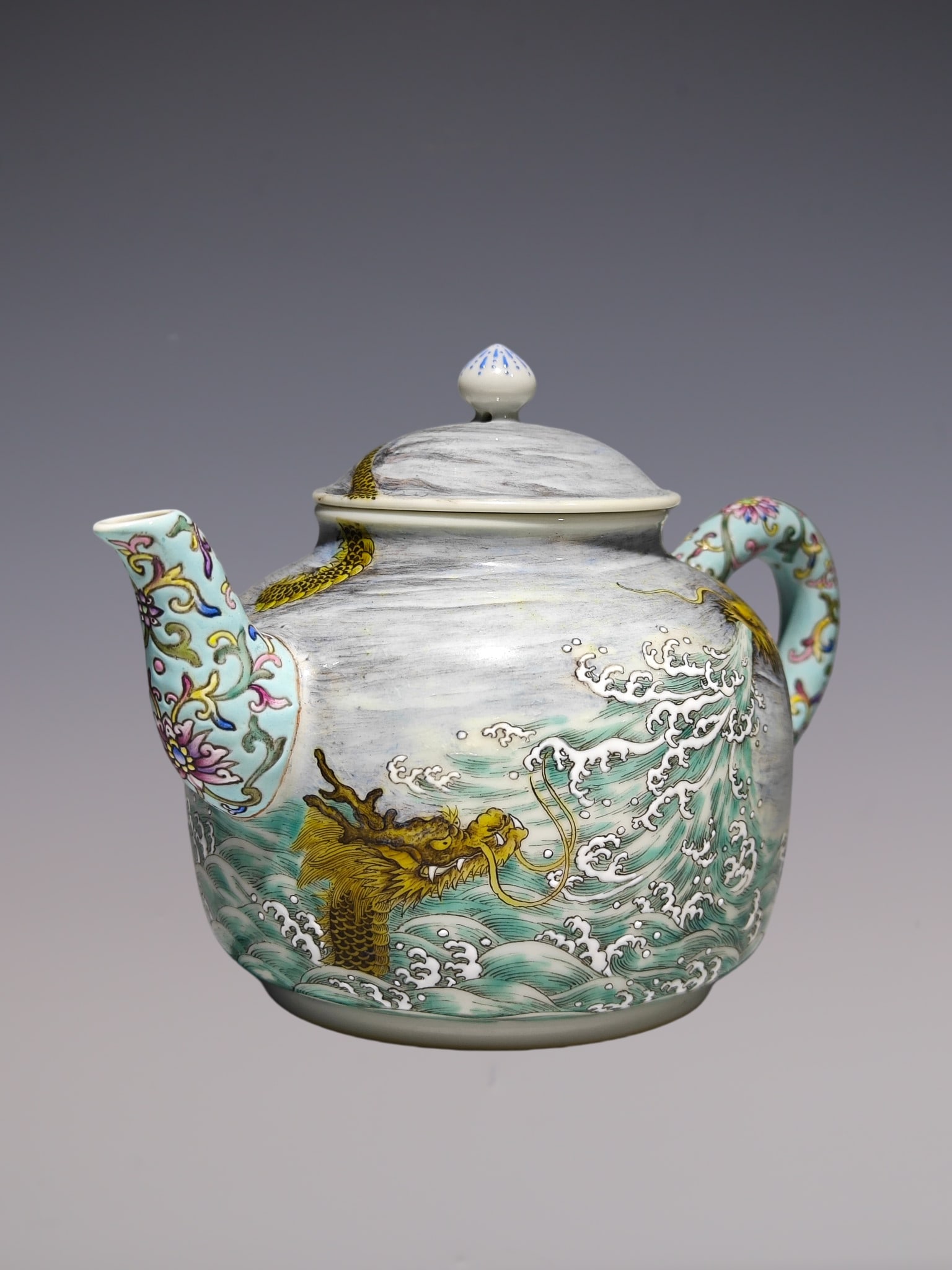 An Exquisite Famille-Rose Lotus Pattern Dragon Pattern Teapot - 6