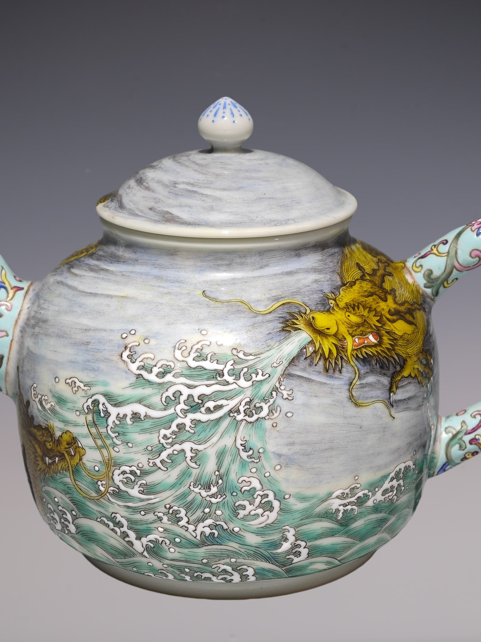 An Exquisite Famille-Rose Lotus Pattern Dragon Pattern Teapot - 8