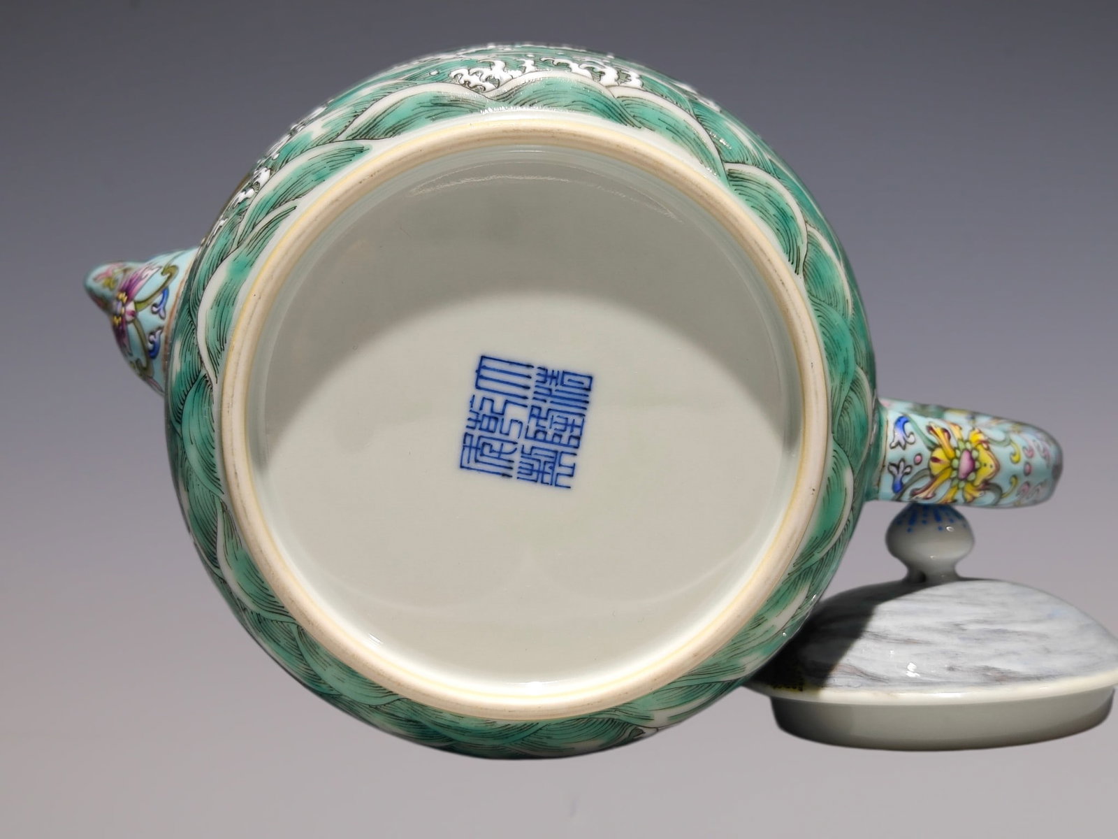 An Exquisite Famille-Rose Lotus Pattern Dragon Pattern Teapot - 9