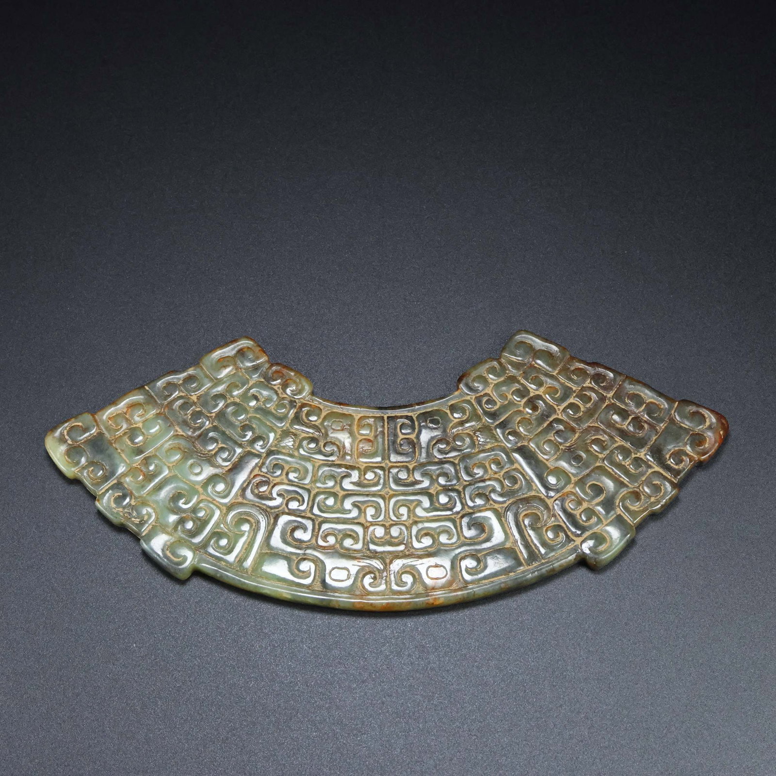 An Exquisite White Jade Ornament - 2