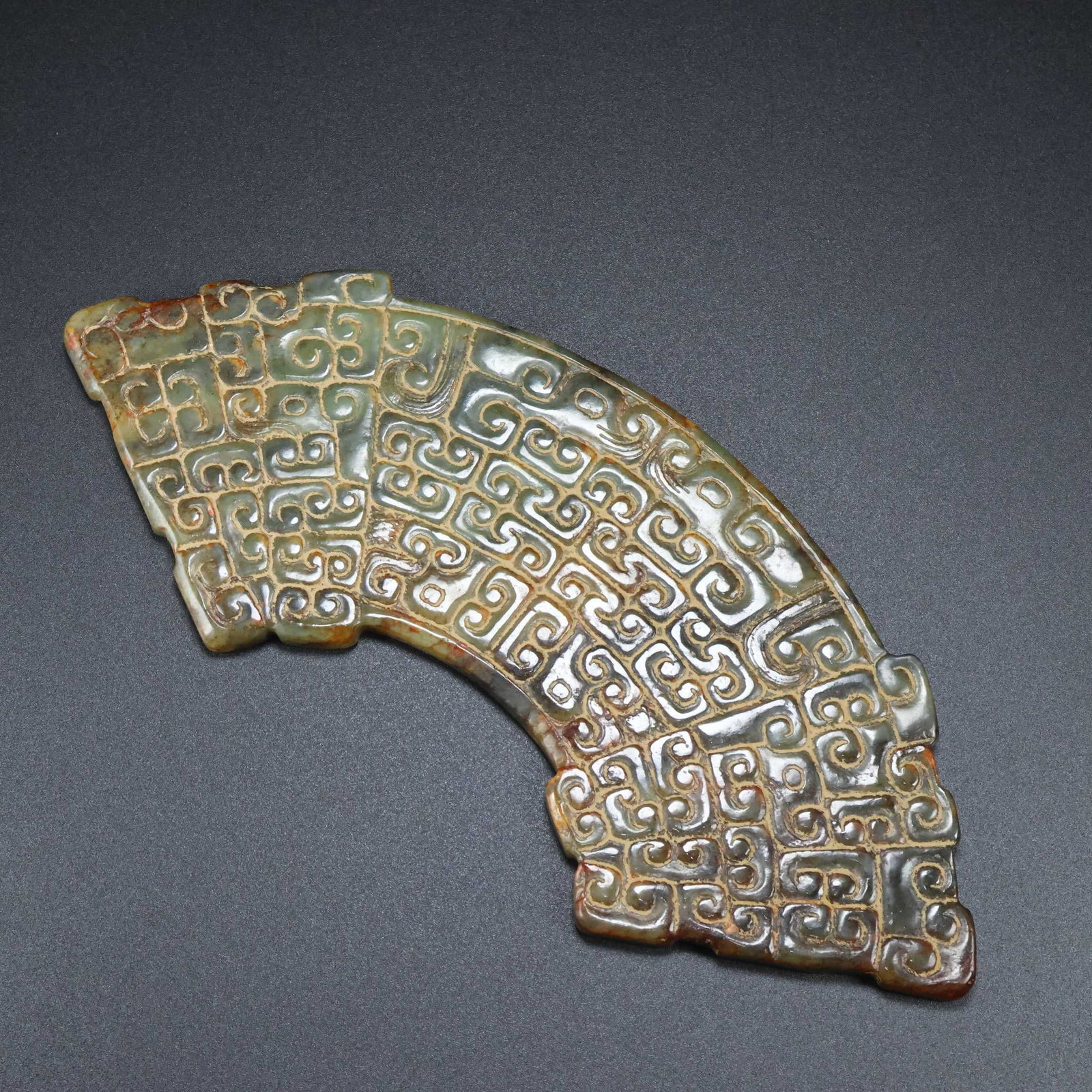 An Exquisite White Jade Ornament - 3