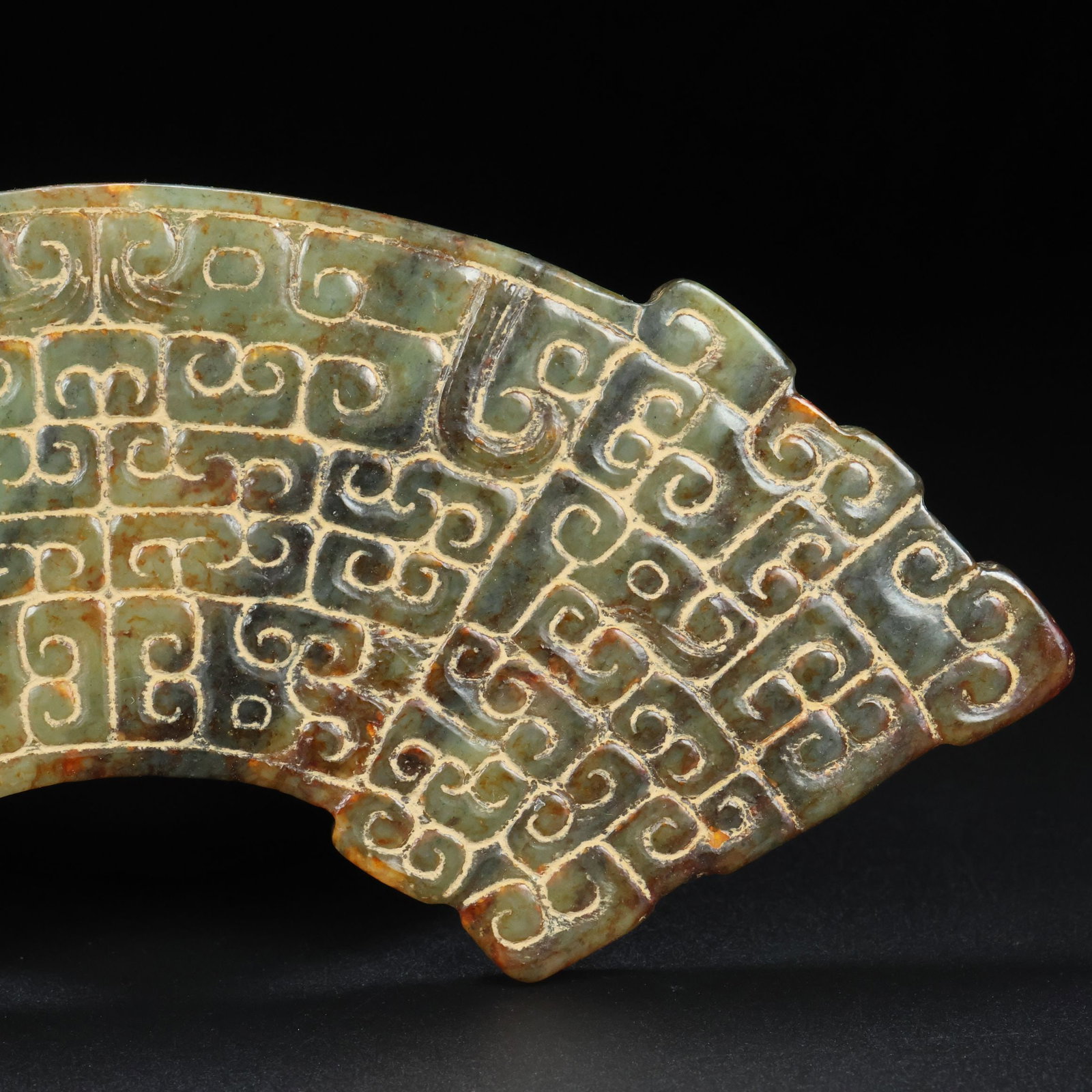 An Exquisite White Jade Ornament - 8