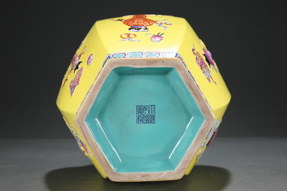 An Exquisite Enamel Painted Gold Lotus Pattern Flower Pattern Vase - 5