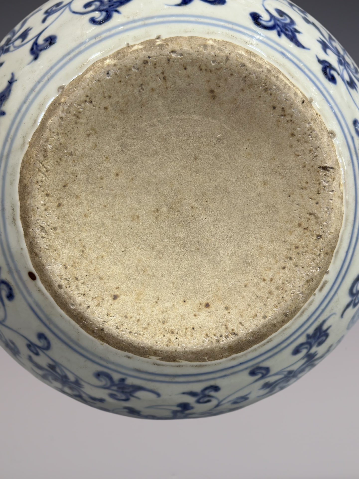 An Exquisite Blue and White Dragon Pattern Lotus Pattern Vase - 9
