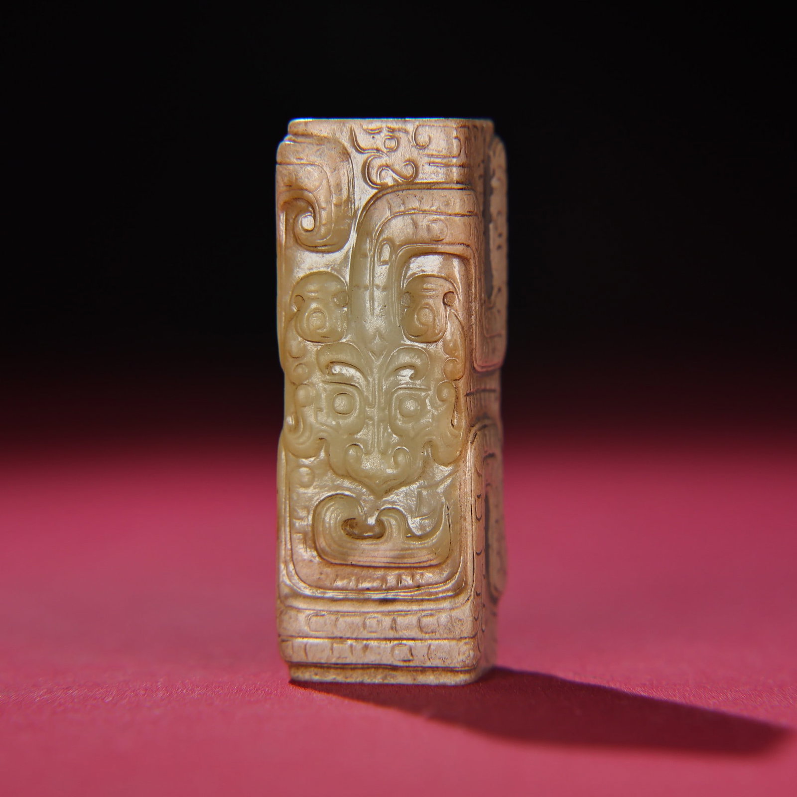 An Exquisite White Jade Dragon Pattern Ornament - 6