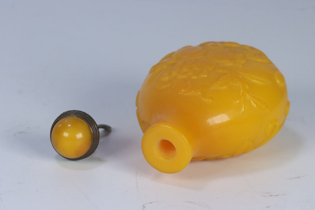 An Exquisite Glass Flower and Fruit Pattern Snuff Bottle - 7