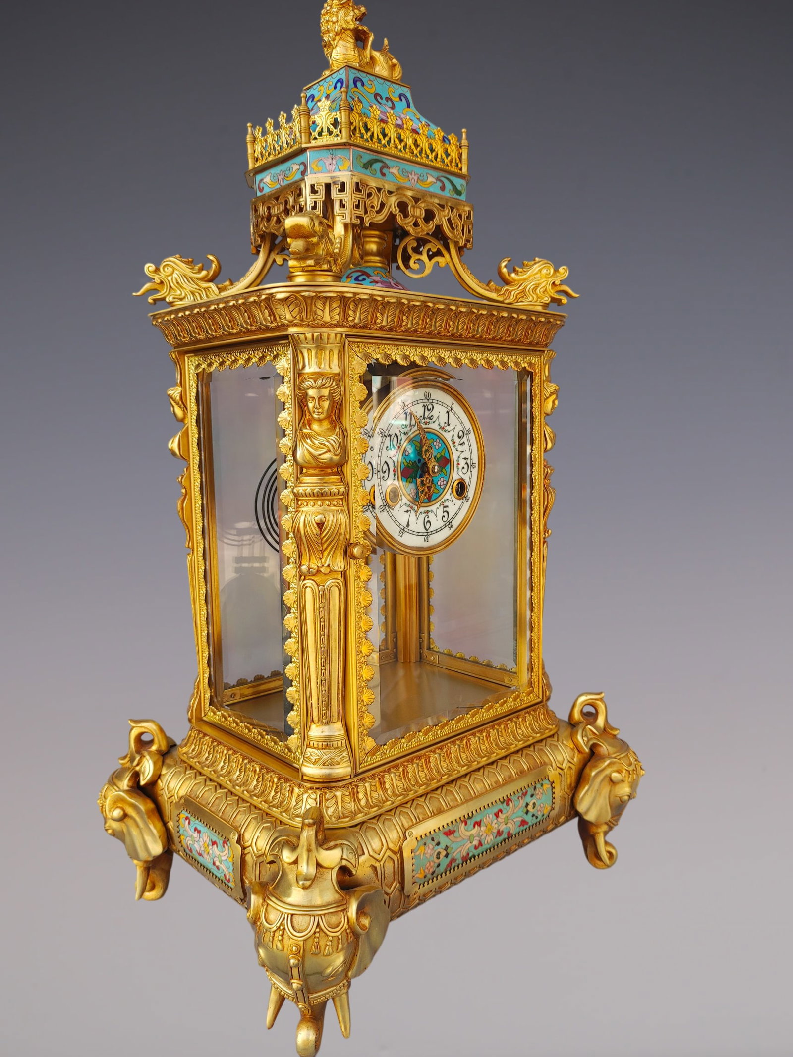 An Exquisite Gilt Bronze Lotus Pattern Figure Pattern Clock - 2