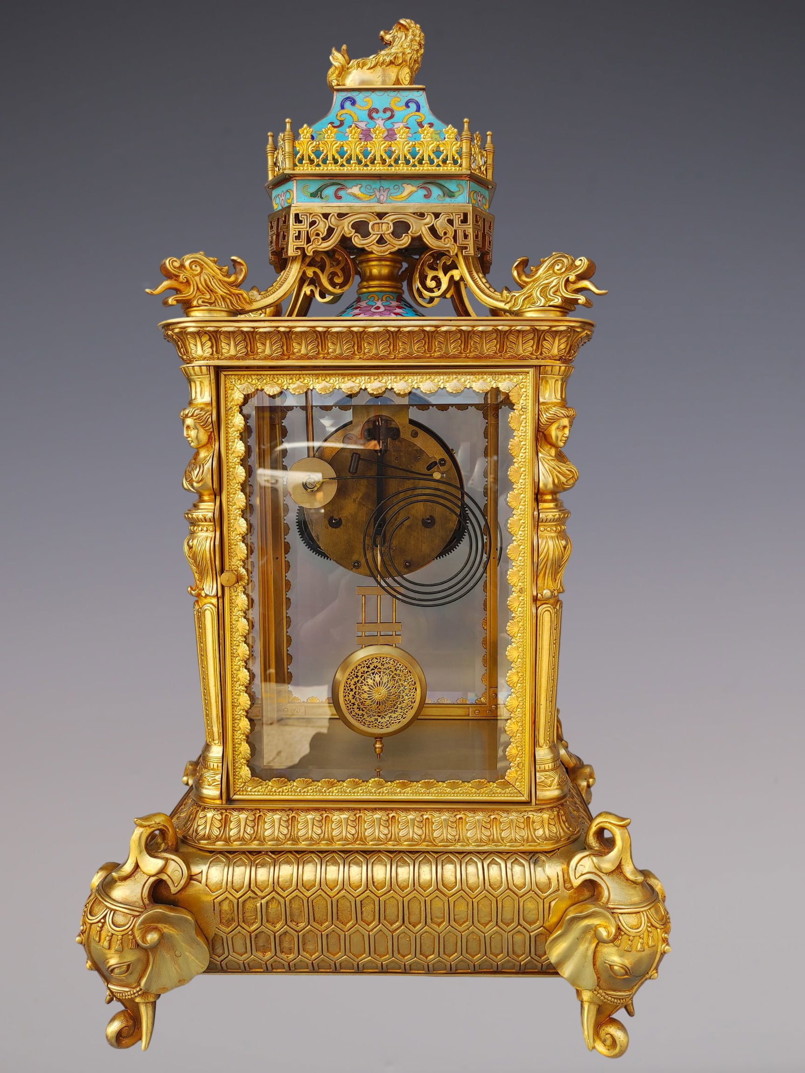 An Exquisite Gilt Bronze Lotus Pattern Figure Pattern Clock - 5