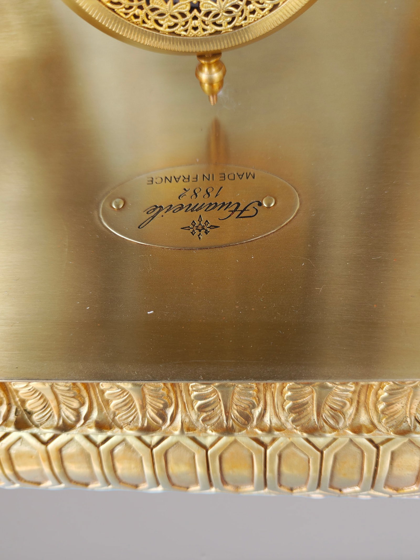 An Exquisite Gilt Bronze Lotus Pattern Figure Pattern Clock - 9