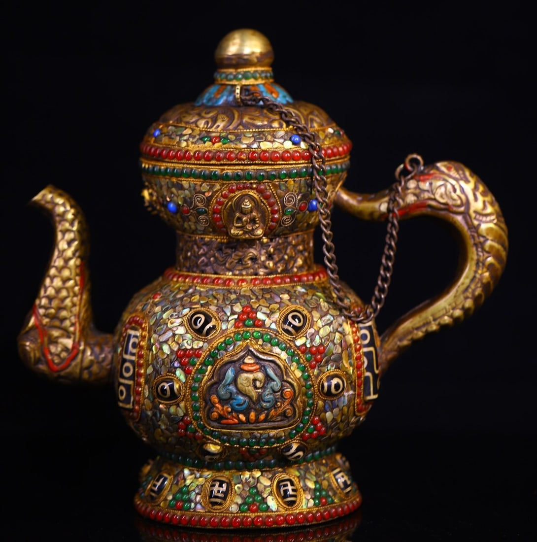 An Exquisite Bronze Inlaid Gems Dzi Bead Ewer: An Exquisite Bronze Inlaid Gems Dzi Bead Ewer Qing Dynasty, China Size:25cmx25cm Weight:1220g (The Dimensions Of All Batches Are Manually Measured.If You Need More Detailed Information, Please