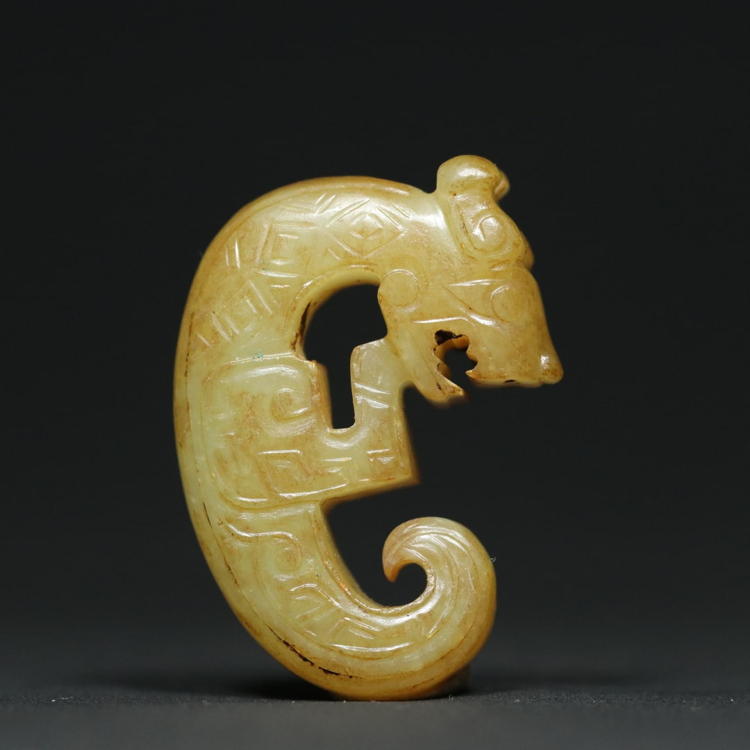 An Exquisite White Jade Dragon Pendant - 2