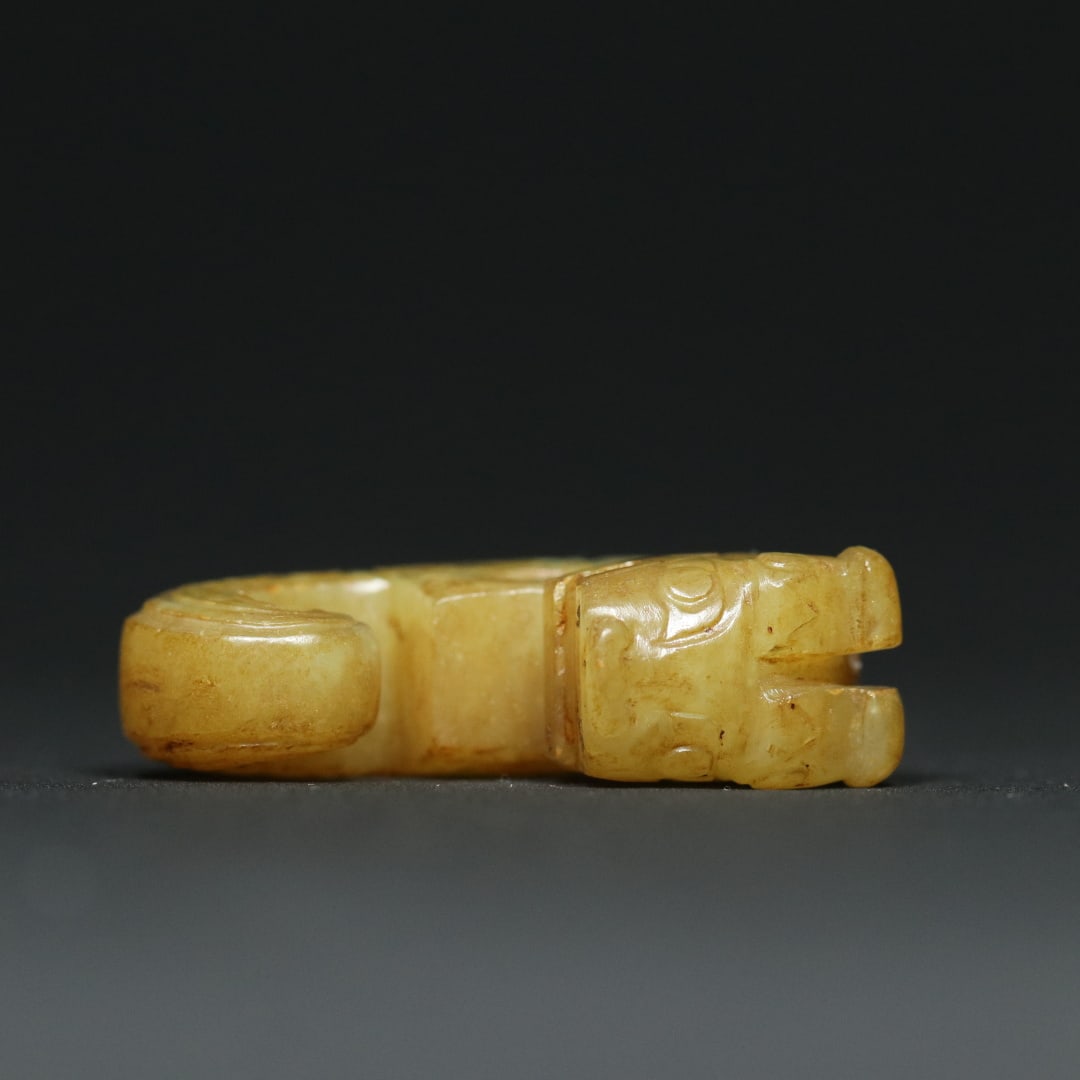 An Exquisite White Jade Dragon Pendant - 3
