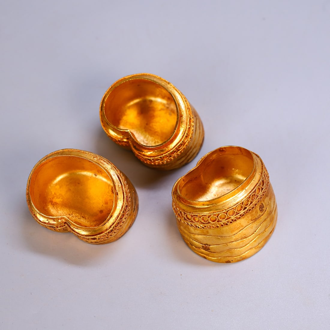 An Exquisite Gilt Bronze Ornament - 3