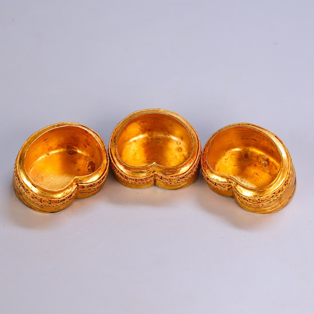An Exquisite Gilt Bronze Ornament - 5