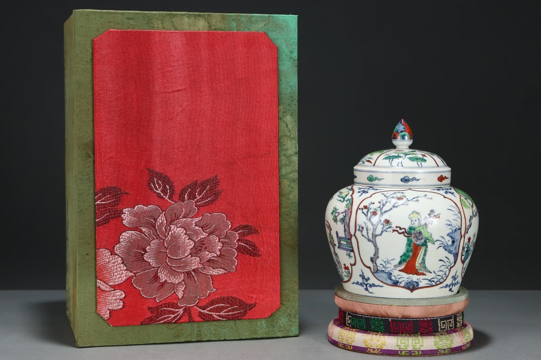An Exquisite Doucai Character and Story Pattern Jar - 2