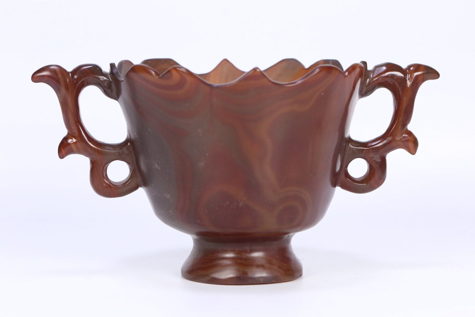 An Exquisite Agate Double-Ears Cup: An Exquisite Agate Double-Ears Cup Qing Dynasty, China Size:21.3cmx13.2cmx11.5cm Weight:584.4g (The Dimensions Of All Batches Are Manually Measured.If You Need More Detailed Information, Please