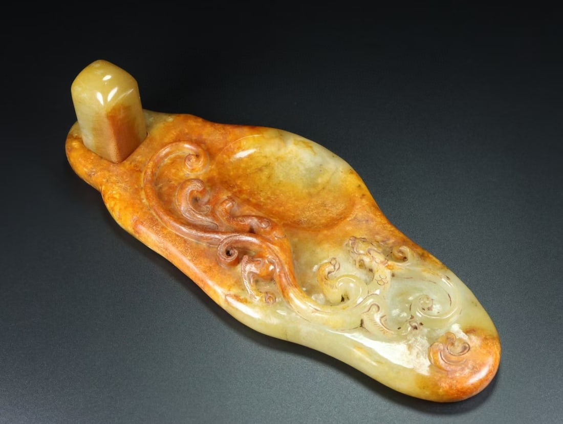 An Exquisite White Jade Dragon Pattern Inkstone - 3