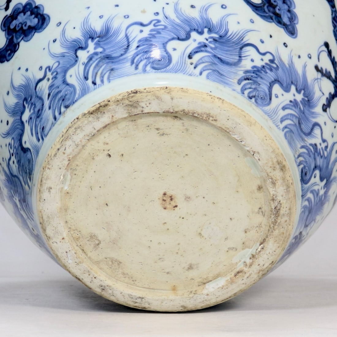 An Exquisite Blue and White Seawater Pattern Dragon Pattern Jar - 7