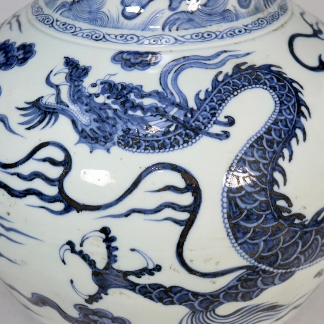An Exquisite Blue and White Seawater Pattern Dragon Pattern Jar - 8