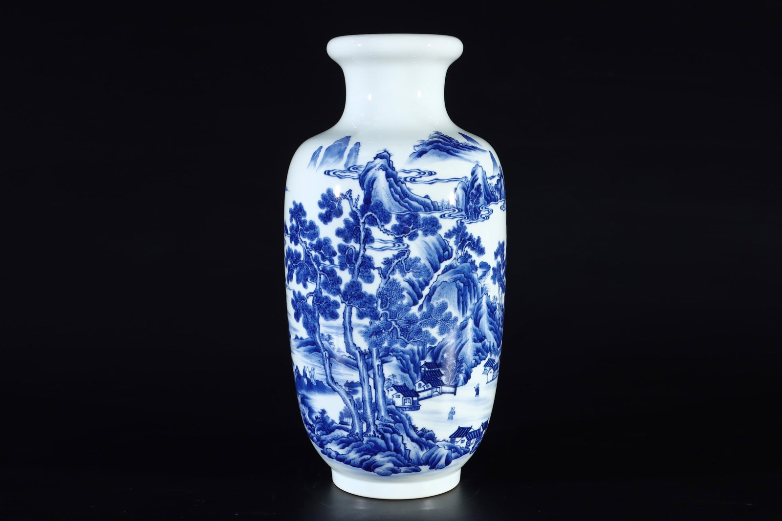 An Exquisite Blue and White Landscape and Figure Pattern Vase: An Exquisite Blue and White Landscape and Figure Pattern Vase Qing Dynasty, China Qianlong Six-character Mark Size:41cmx20cm (The Dimensions Of All Batches Are Manually Measured.If You Need More Detai