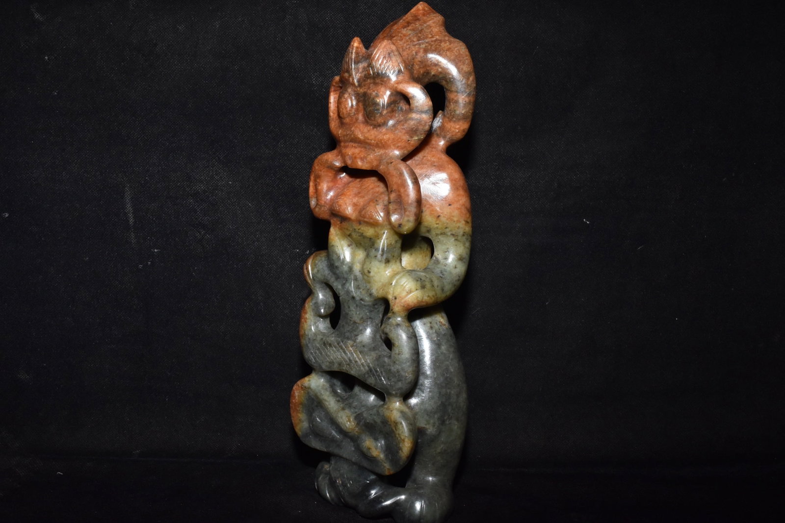 An Exquisite Hemo Jade Figure Ornament - 5