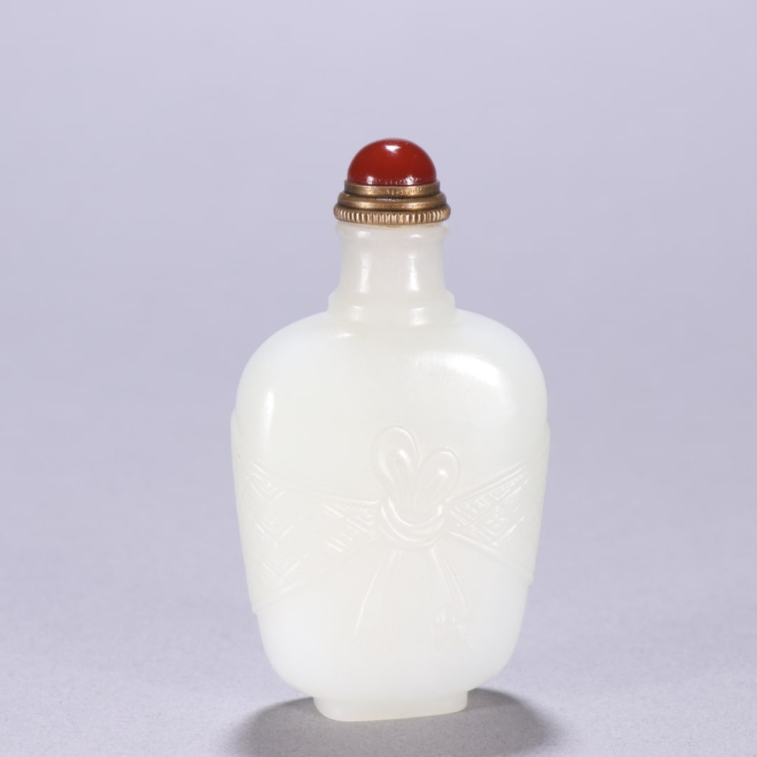 An Exquisite White Jade Snuff Bottle (1 of 9)