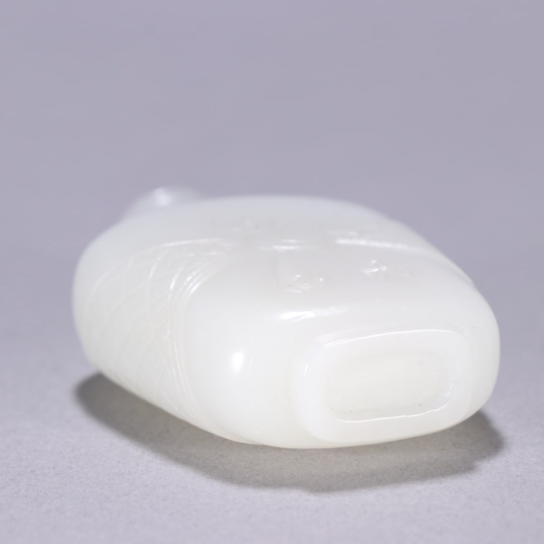 An Exquisite White Jade Snuff Bottle - 9