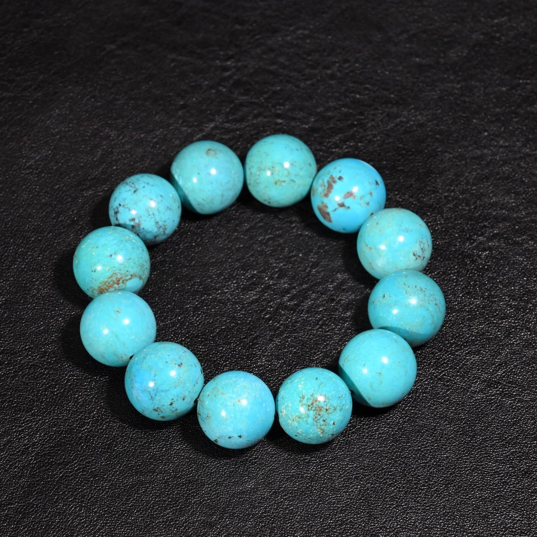 An Exquisite Turquoise Bracelets: An Exquisite Turquoise Bracelets Qing Dynasty, China Size:1.7cm Weight:79g (The Dimensions Of All Batches Are Manually Measured.If You Need More Detailed Information, Please Contact Our Customer